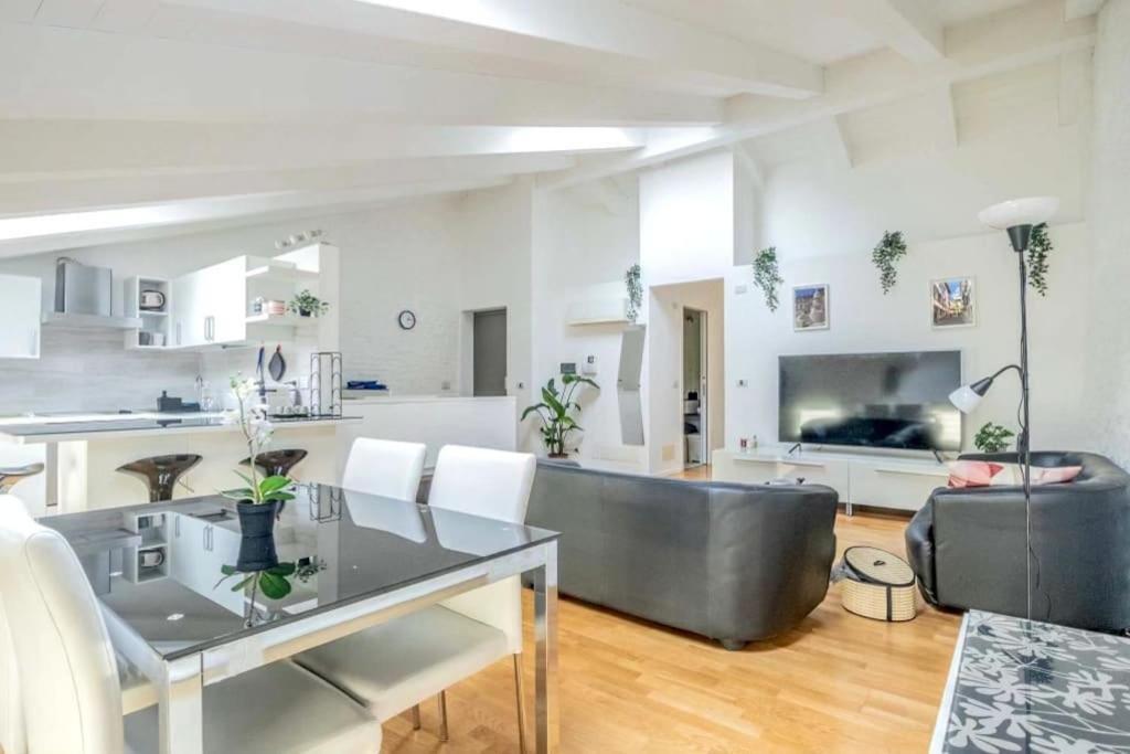 Penthouse Piazza San Giacomo ウーディネ エクステリア 写真